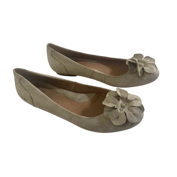 BOC Born Concept Emalia Womens 9.5 Beige & Metallic Gold Ballet Flats #5630 - Picture 2 of 13